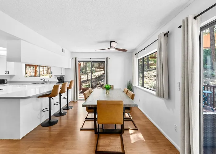 Pet Friendly Retreat In The Pines Minutes From Downtown Flagstaff