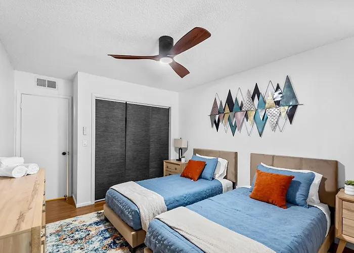 Pet Friendly Retreat In The Pines Minutes From Downtown Villa *
