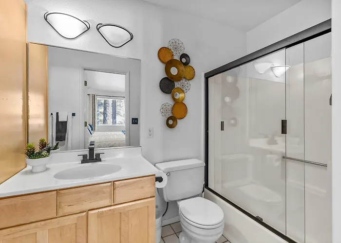 Pet Friendly Retreat In The Pines Minutes From Downtown *