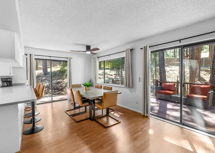 Villa Pet Friendly Retreat In The Pines Minutes From Downtown *